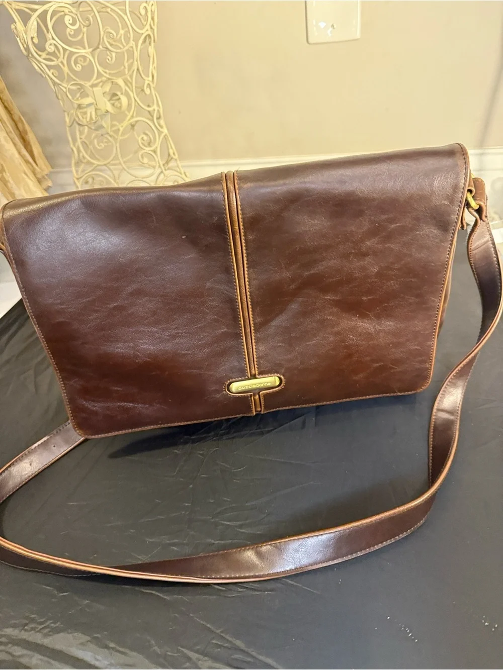 Classic Brown Leather Messenger Bag - Liz Clabourne